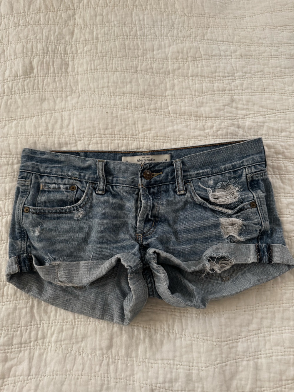 Low Rise Abercrombie & Fitch Distressed Denim Shorts